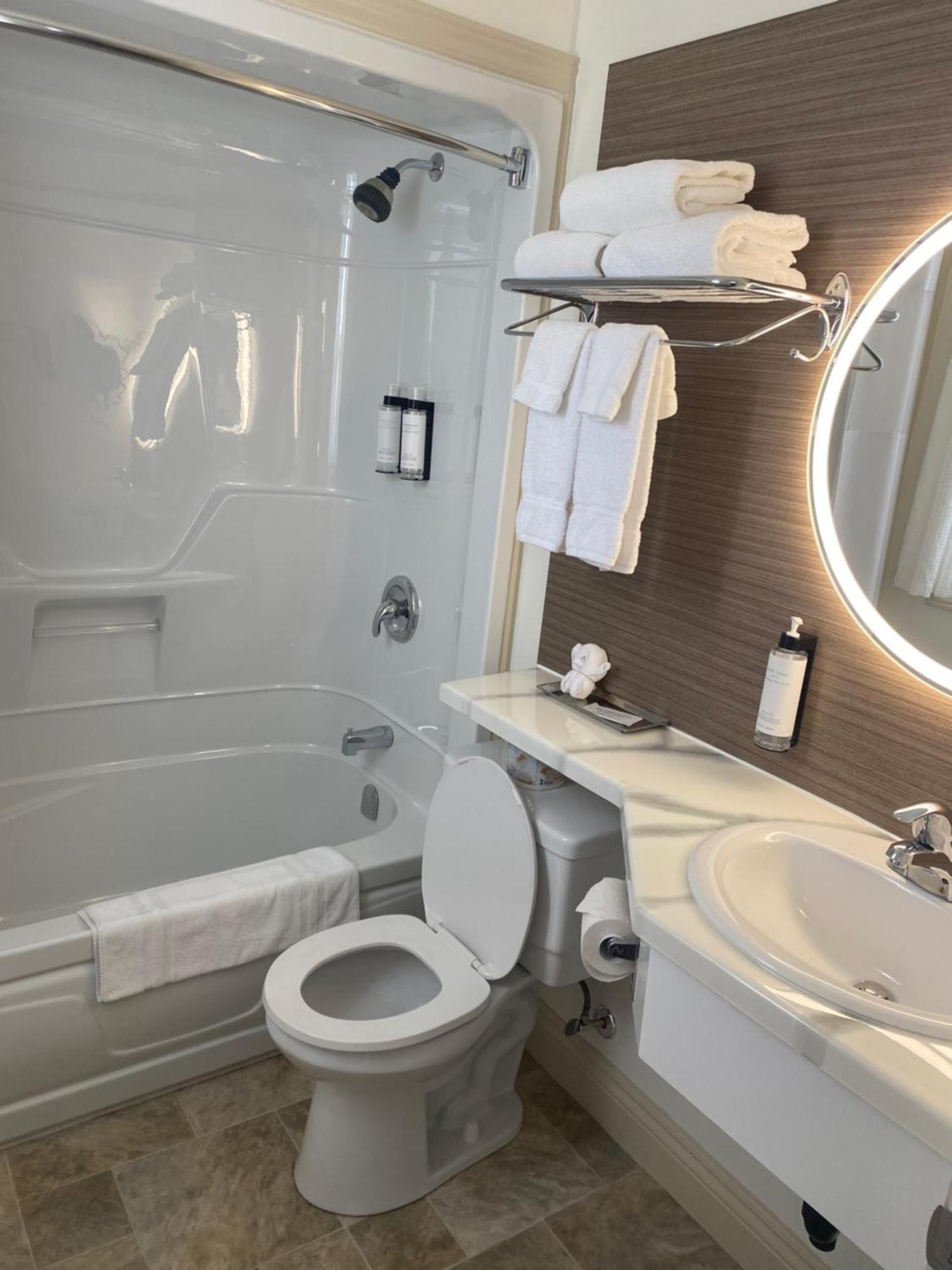 Sunny Isle Motel Summerside Ngoại thất bức ảnh